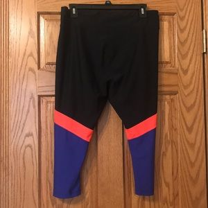 Under Armour Cropped Compression Leggings